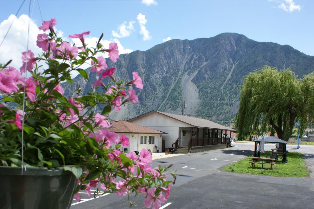Elks Motel Keremeos Exterior foto